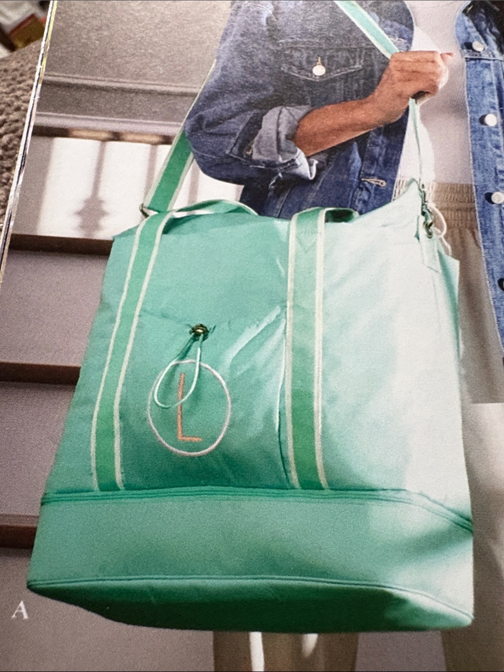 New 31 Deluxe TravelTote Bag - in Caribbean Blue w/off white Casual Carryall